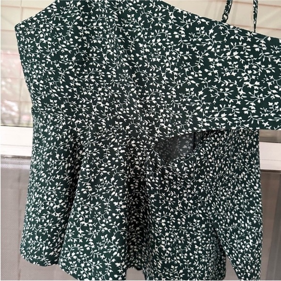 Forest Green Ditsy Floral Tie Front Tank - Picture 4 of 6